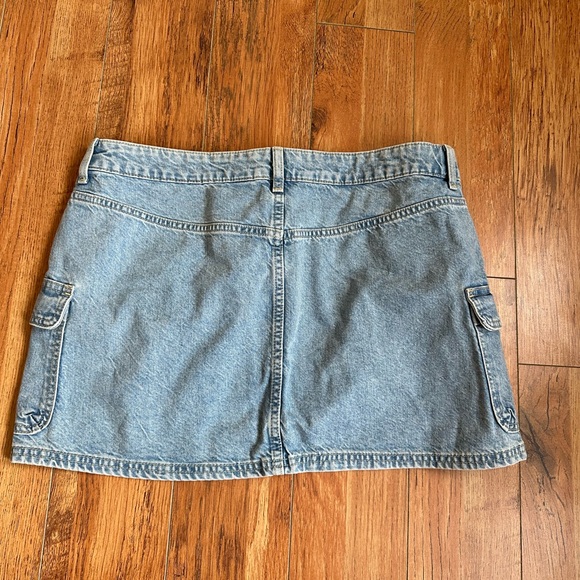 H&M NWT Jean skirt - Picture 9 of 9